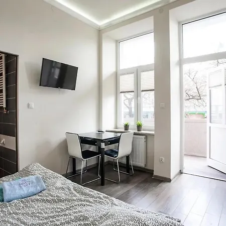 Elegant Foksal Bis Warschau